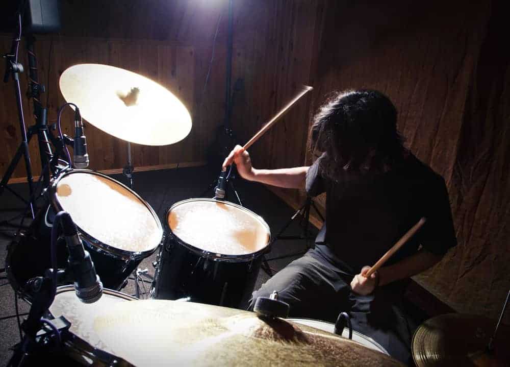 Cómo insonorizar una habitación para tambores: ¡toca en paz!