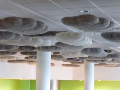 Nube acústica para el techo: ¿qué es y cómo funciona?