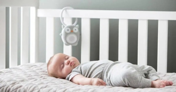 ¿Son seguras las máquinas de ruido blanco para los bebés?