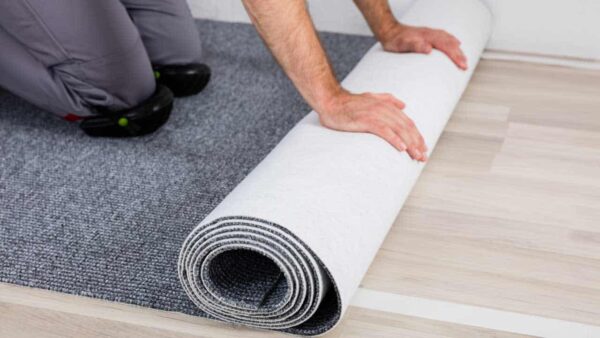 ¿La alfombra absorbe el sonido?